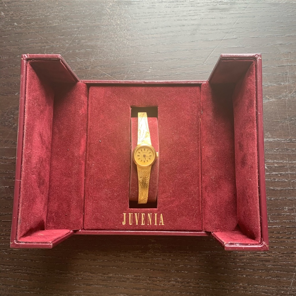 18 Karat Solid Gold Swiss Watch